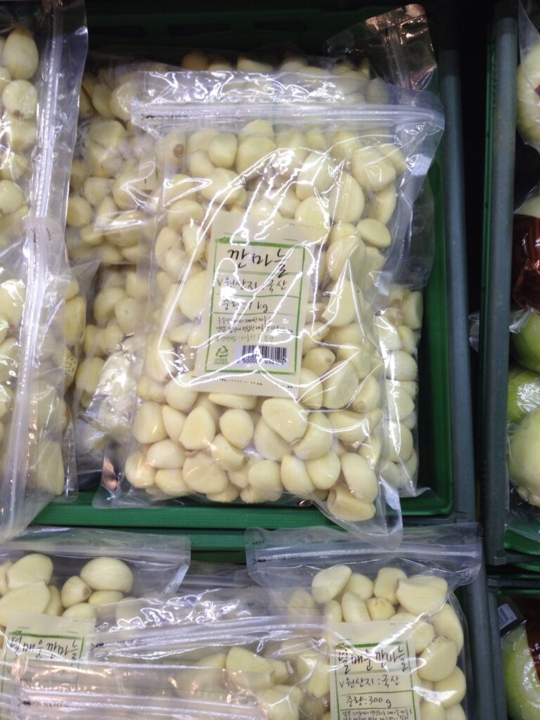 bereits geschälter Knoblauch ... im 1kg-Pack